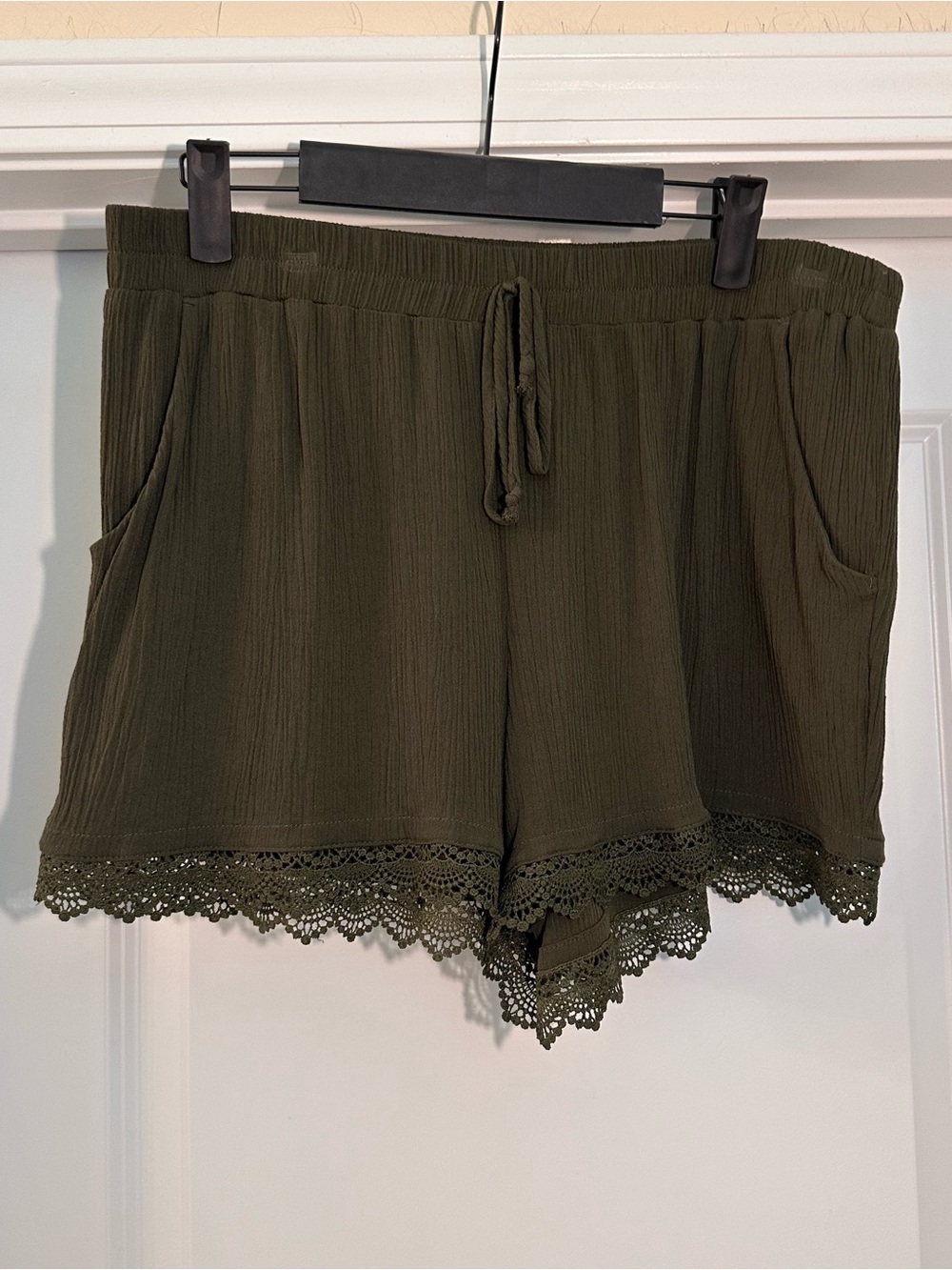Kingston grey shorts. Size XL shorts. Lace hem shorts. Olive green. Has pockets!